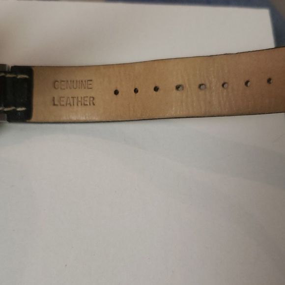 KENNETH Cole Ladies Watch Black Leather Strap - Picture 3 of 5